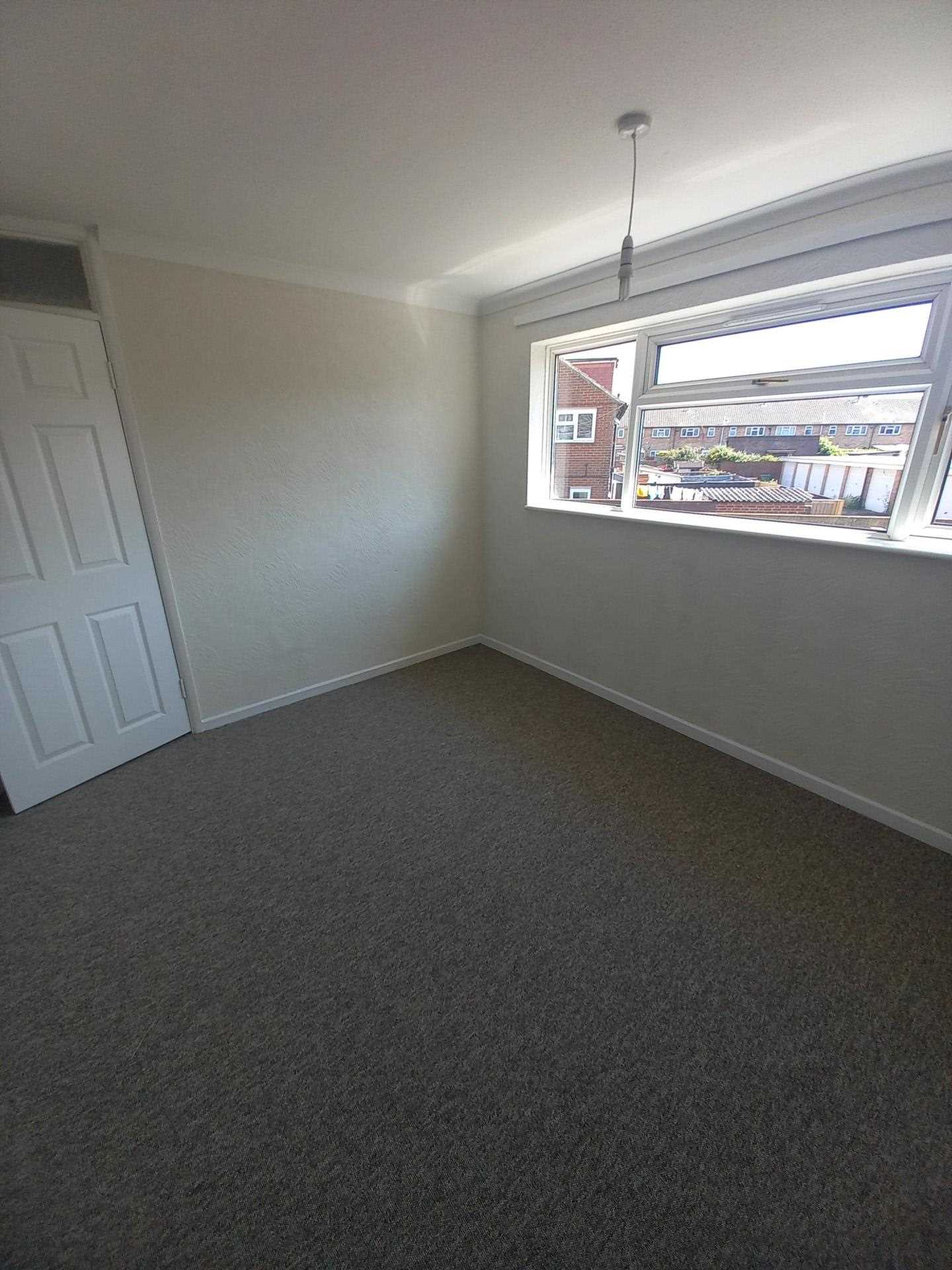 Midhurst Road, Hamdpen Park, Image 11