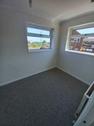 Midhurst Road, Hamdpen Park, Image 10