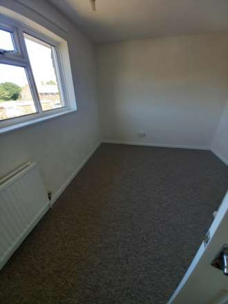 Midhurst Road, Hamdpen Park, Image 13