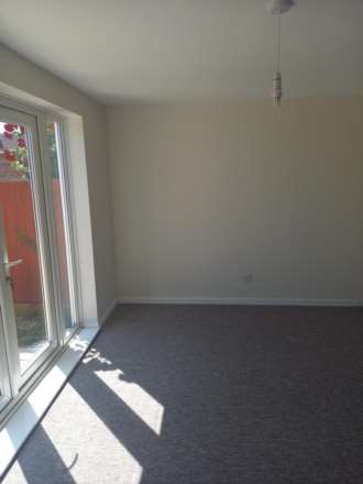 Midhurst Road, Hamdpen Park, Image 7