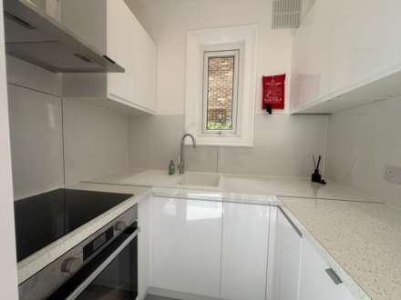 Mount Ephraim Road, London, Image 3
