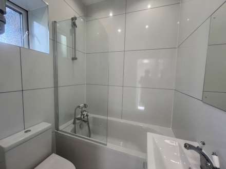 Mount Ephraim Road, London, Image 4