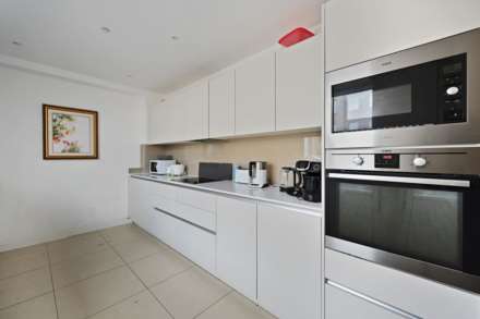 Deerling House, Kidbrook Village, SE3, Image 2