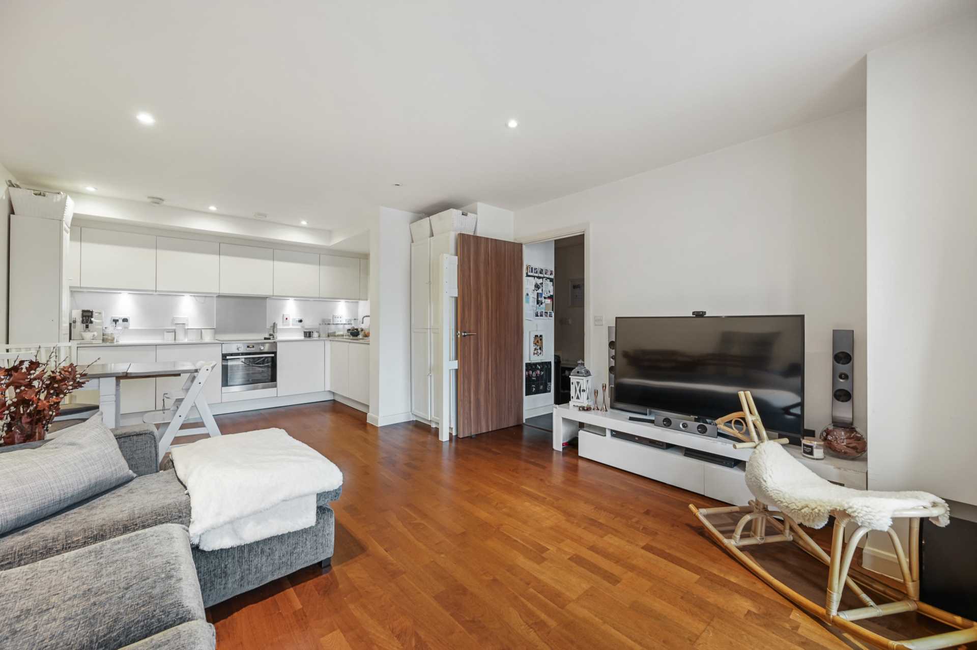 Rutherford House, Battersea Park Road, SW11, Image 2