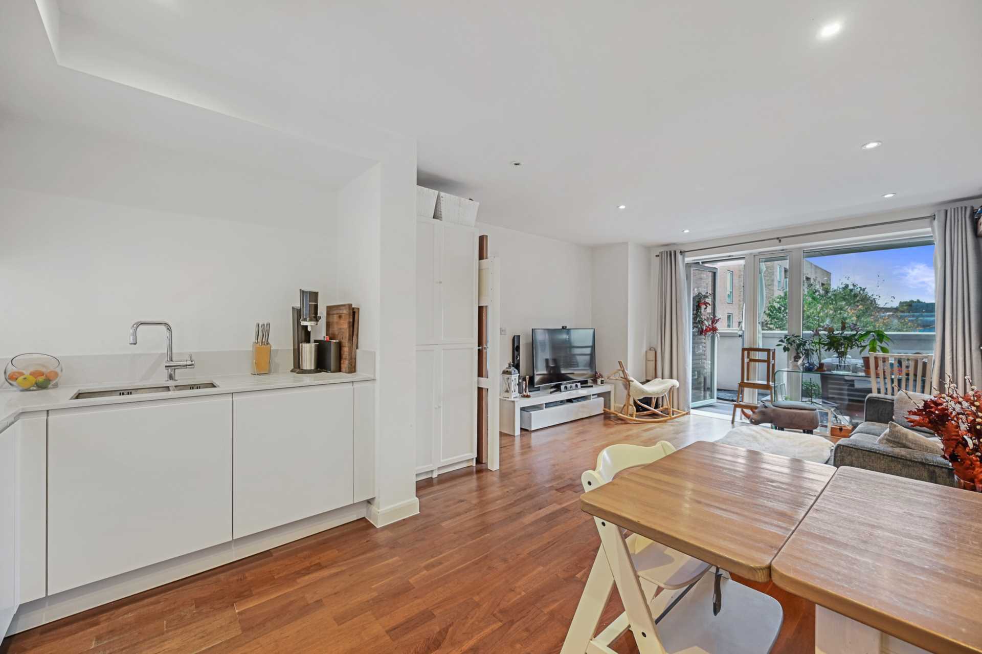Rutherford House, Battersea Park Road, SW11, Image 5