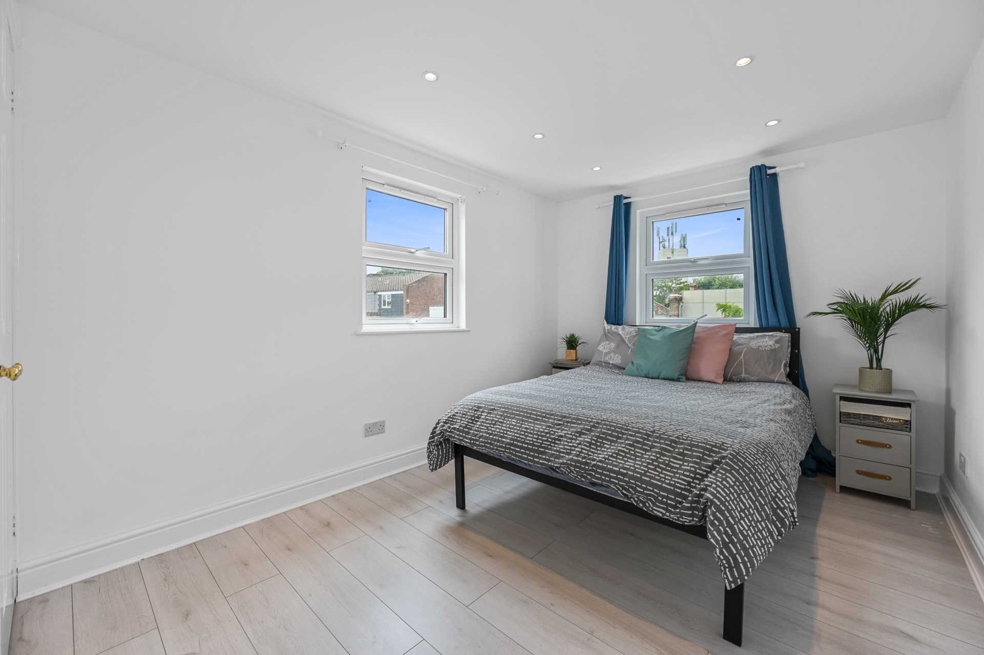Kerrison Road, London, Image 4