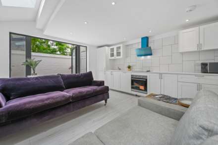 Kerrison Road, London, Image 8