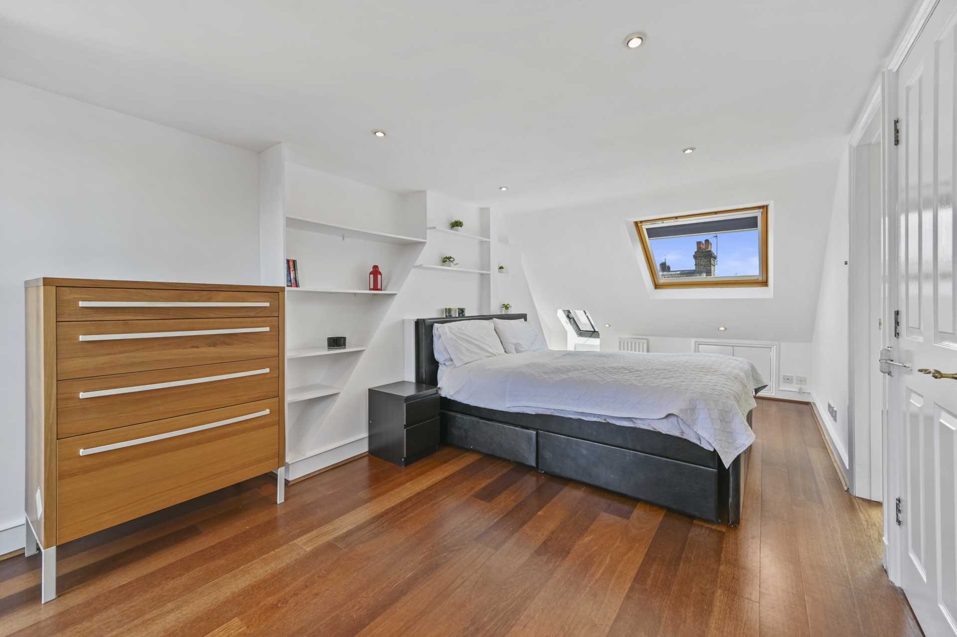 Kelmscott, London, SW11, Image 11