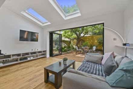 Kelmscott, London, SW11, Image 2