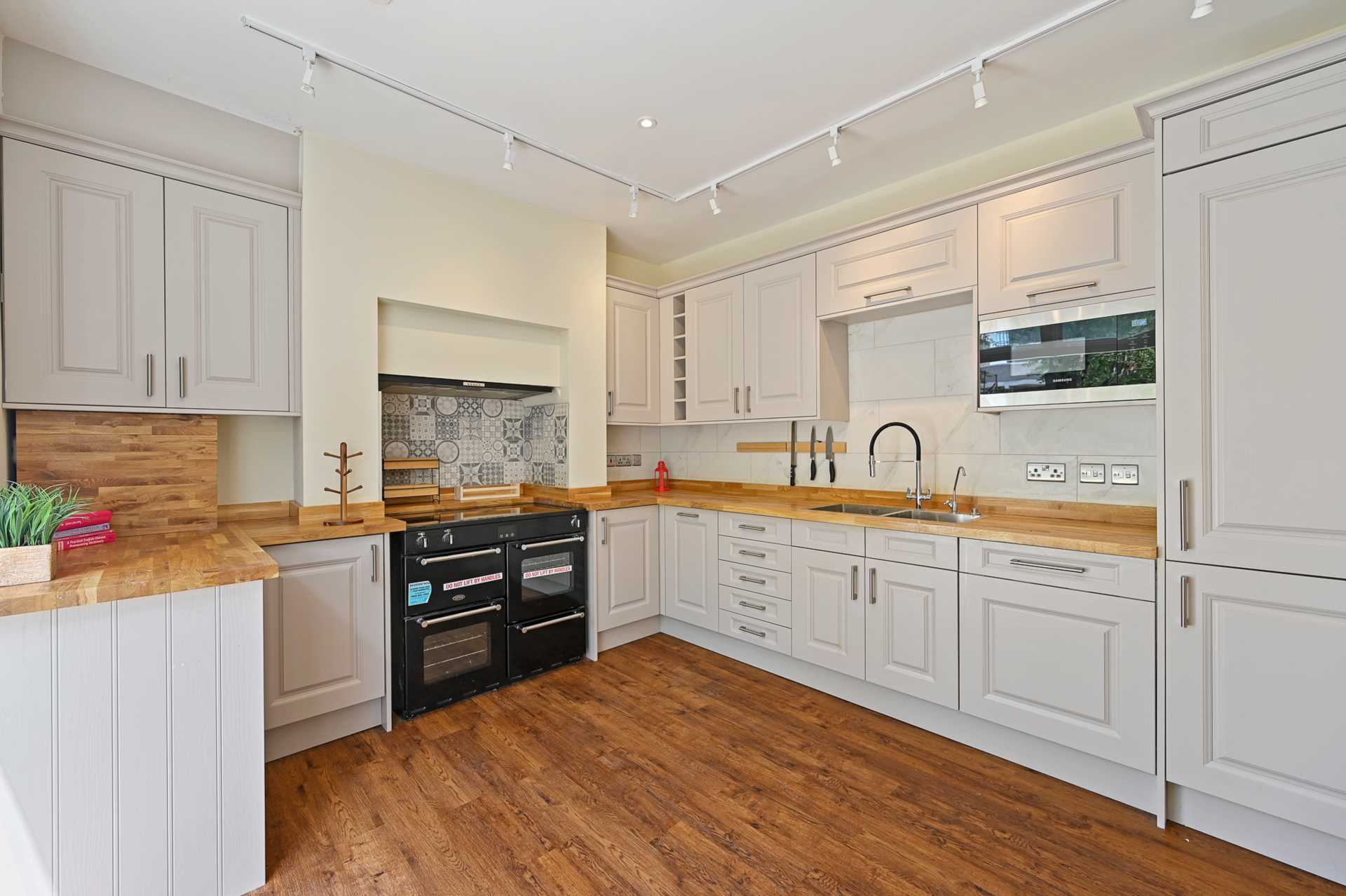 South Lambeth Road, London, Image 1