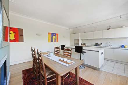 Cyril Mansions, Prince of Wales Drive, London, SW11 4HP, Image 10