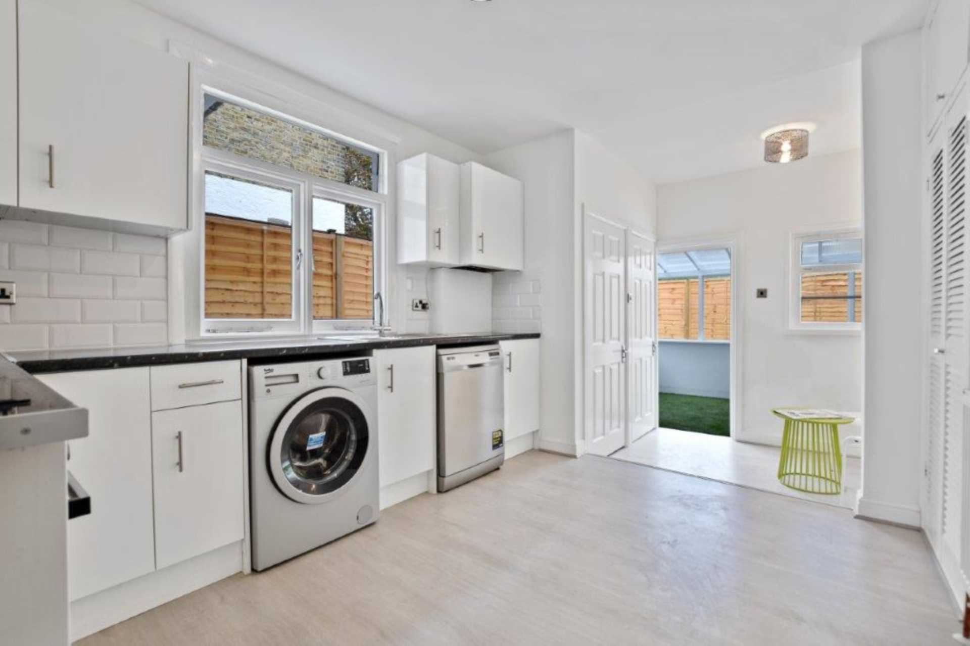 Broomwood Road, Clapham, London, SW11 6HU, Image 18