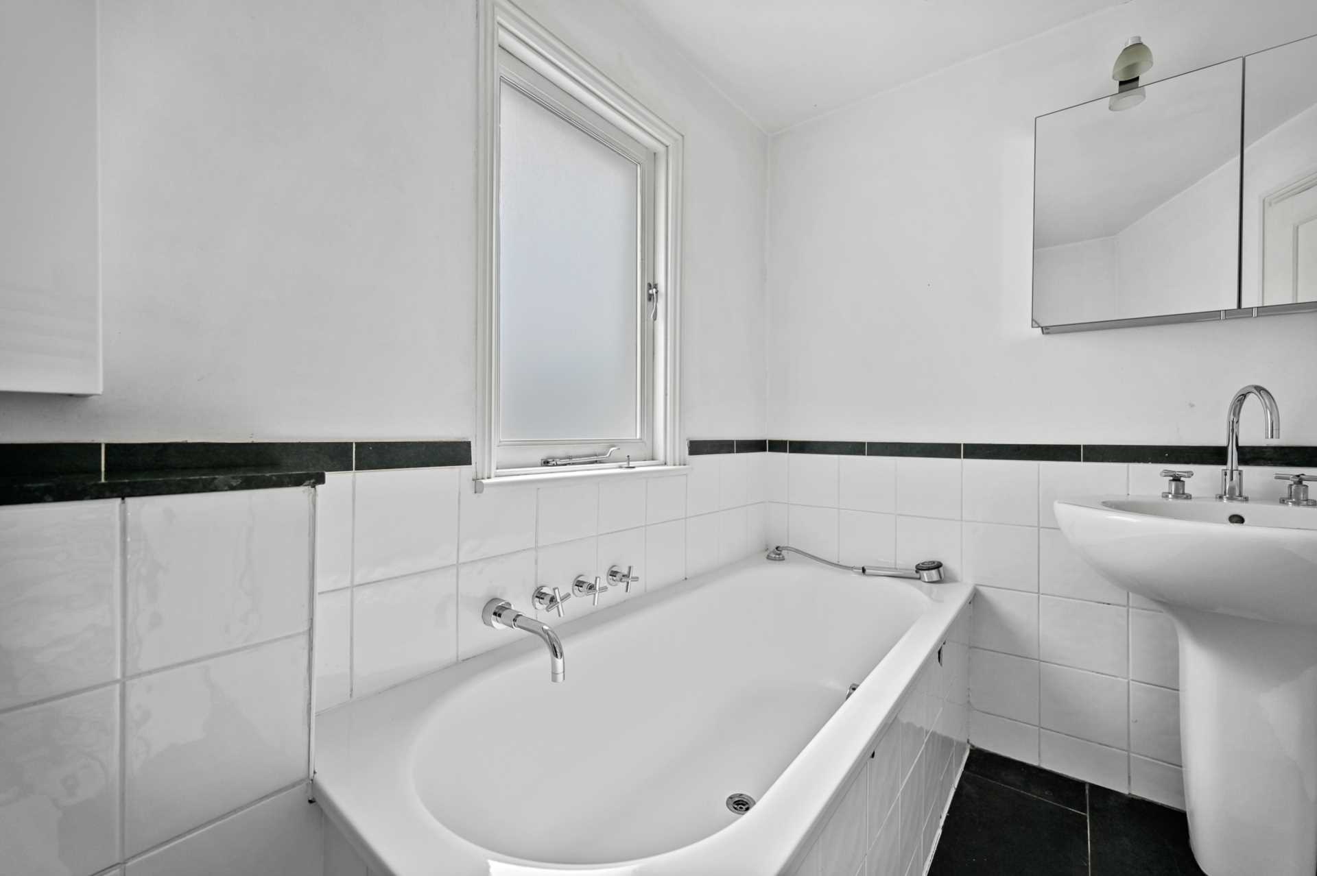 Broomwood Road, Clapham, London, SW11 6HU, Image 2