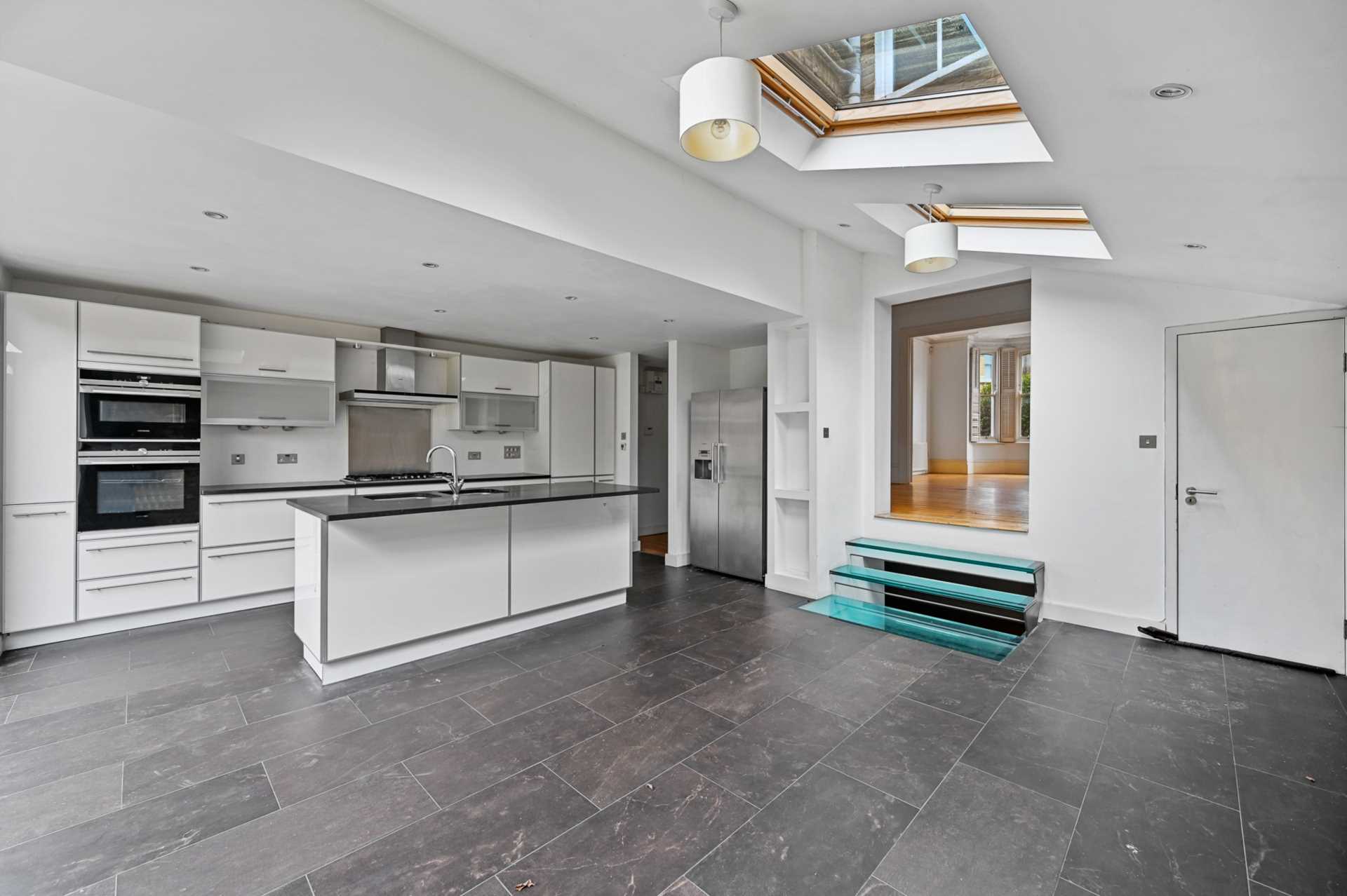 Broomwood Road, Clapham, London, SW11 6HU, Image 9