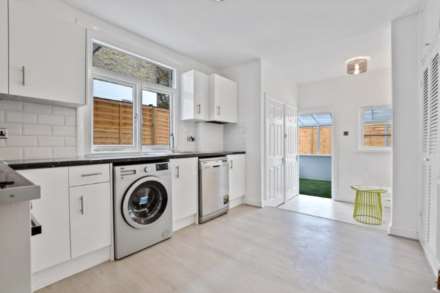 Broomwood Road, Clapham, London, SW11 6HU, Image 18