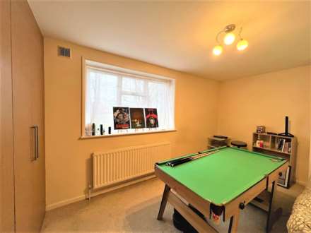 Two Bedroom House in the heart of Morden, Image 2