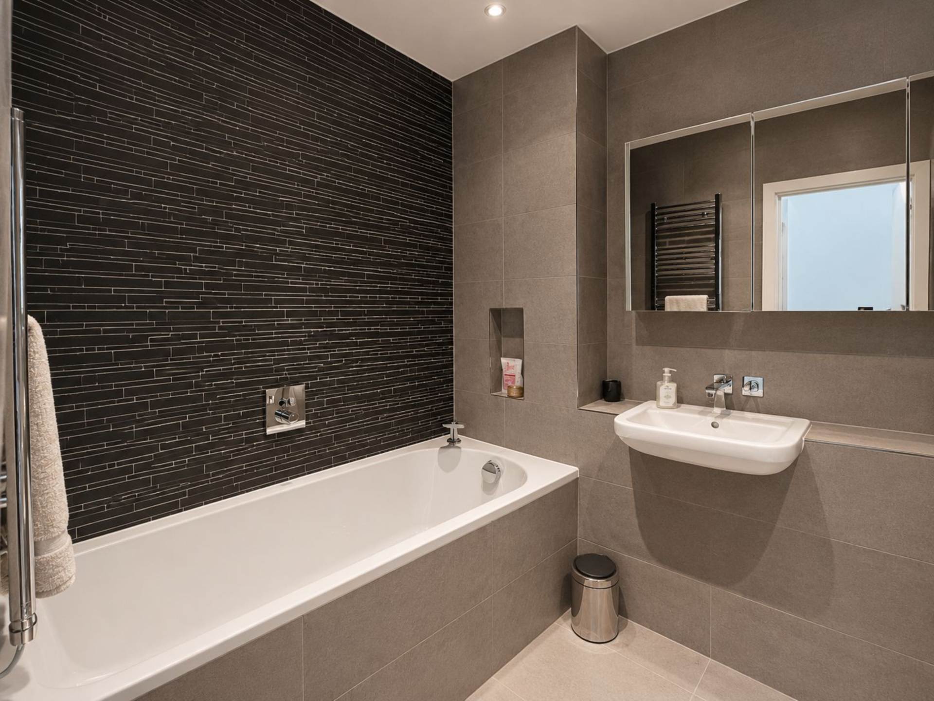 2 Double Bedrooms in a shared 3-bedroom Flat  in St Josephs Street, Image 6