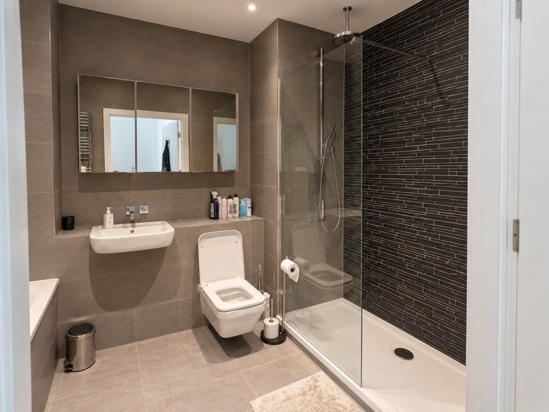 2 Double Bedrooms in a shared 3-bedroom Flat  in St Josephs Street, Image 7
