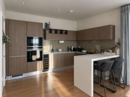 2 Double Bedrooms in a shared 3-bedroom Flat  in St Josephs Street, Image 3