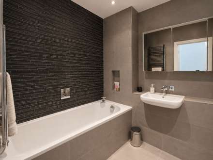 2 Double Bedrooms in a shared 3-bedroom Flat  in St Josephs Street, Image 6