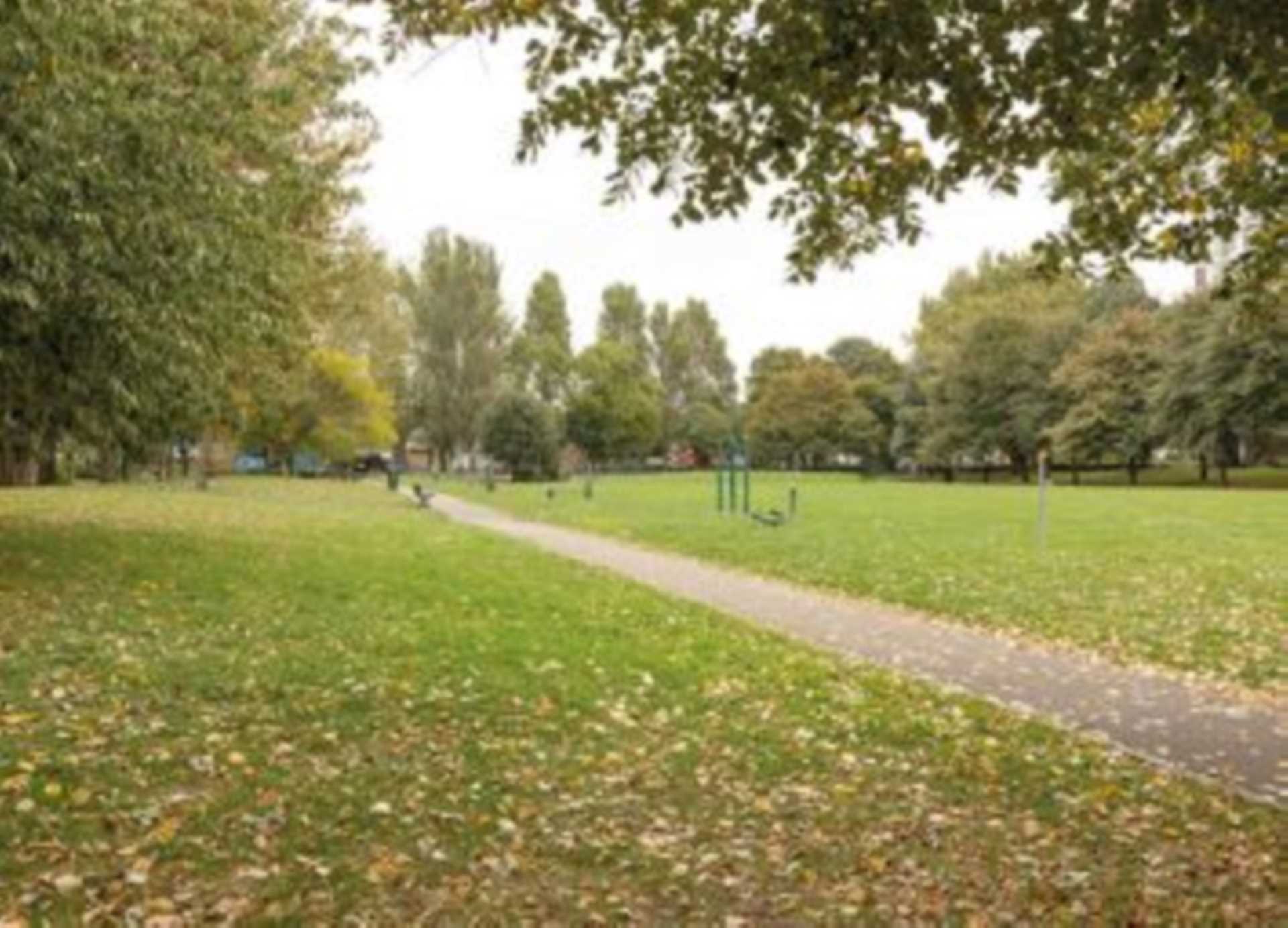 St Rule Street, Clapham, SW8, Image 15