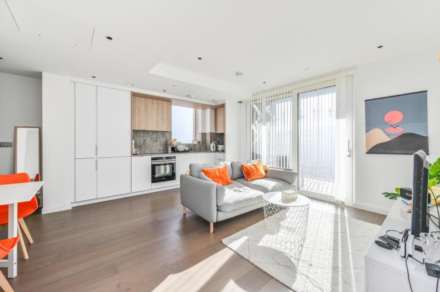 Phoenix Court, London, Image 1