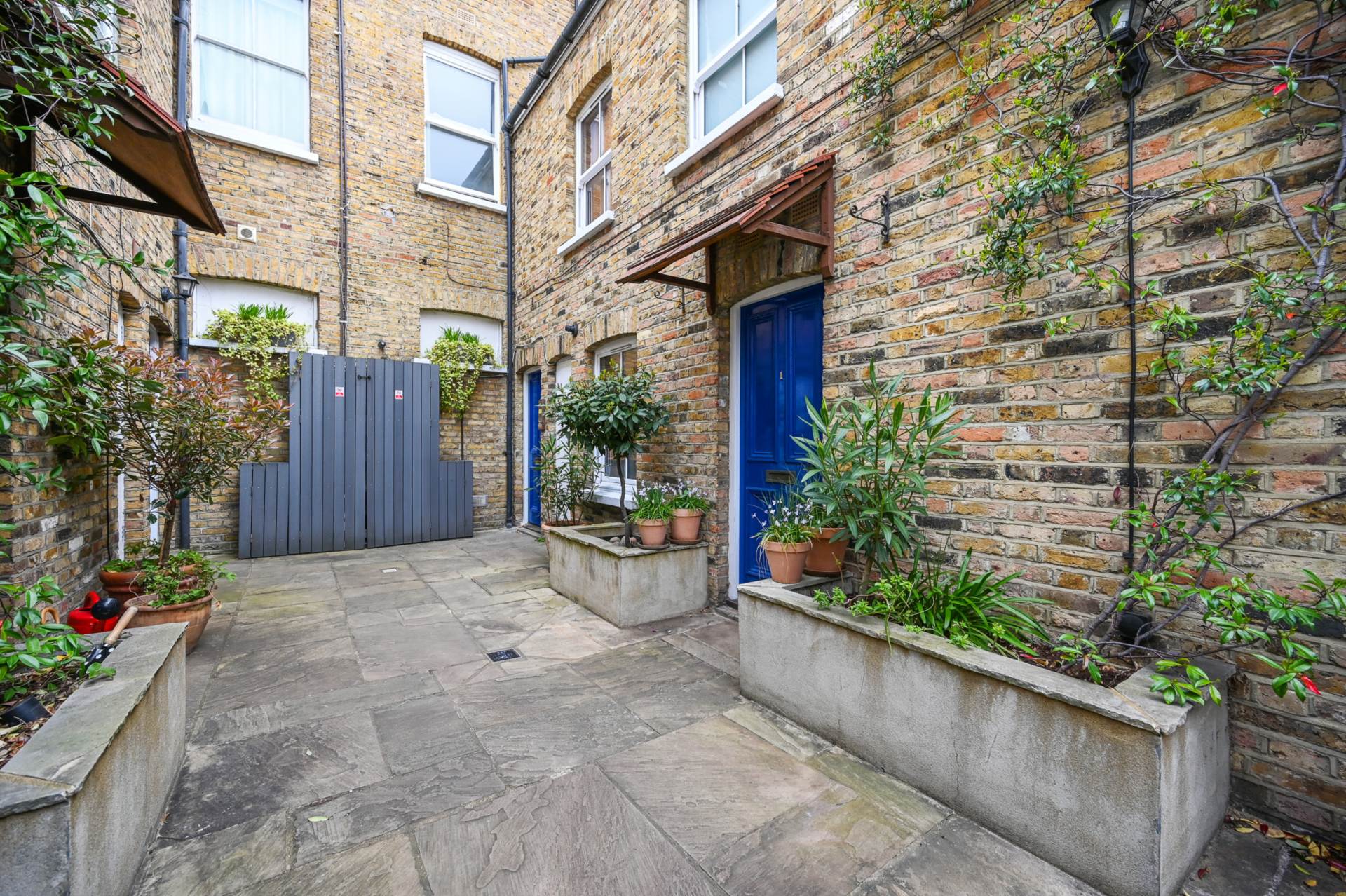 Clive Court Abercrombie Street, SW11 2JB, Image 8