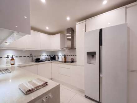 Imperial Court, Kennington, SW11, Image 3