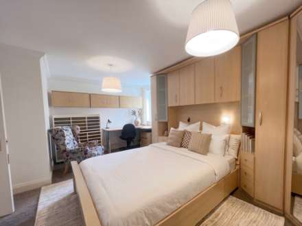 Imperial Court, Kennington, SW11, Image 6