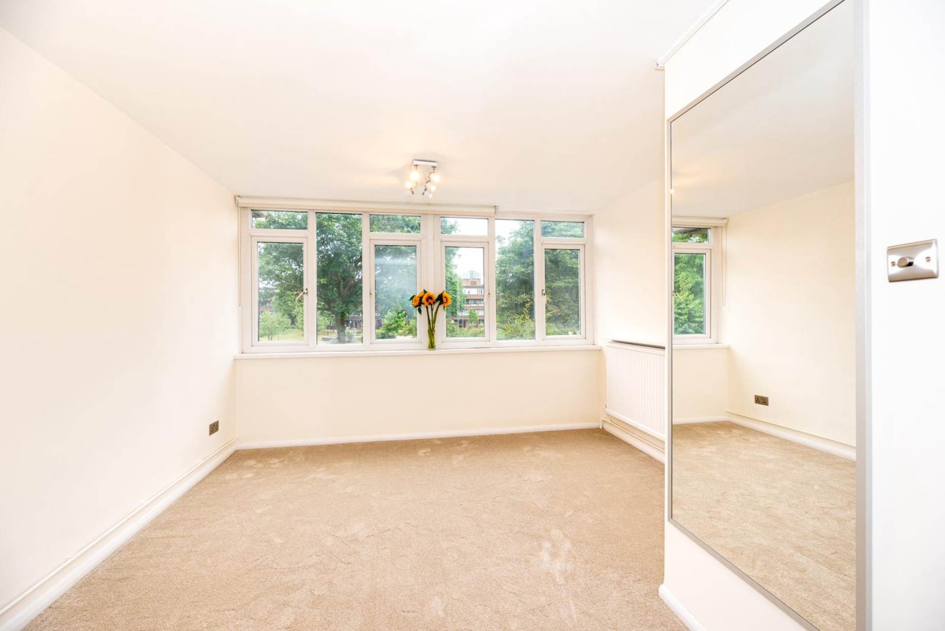 Carey Gardens, SW8 Nine Elms, Image 3