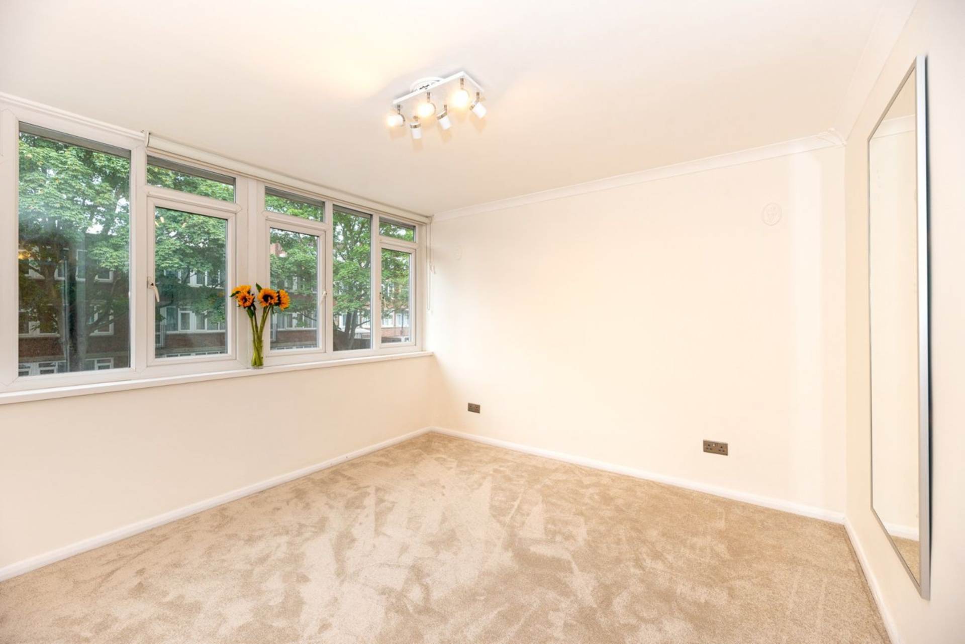 Carey Gardens, SW8 Nine Elms, Image 6