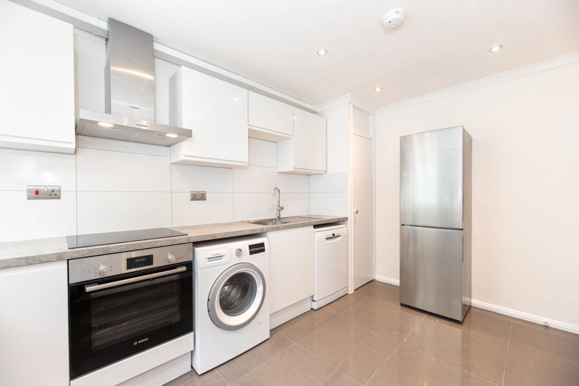 Carey Gardens, SW8 Nine Elms, Image 8