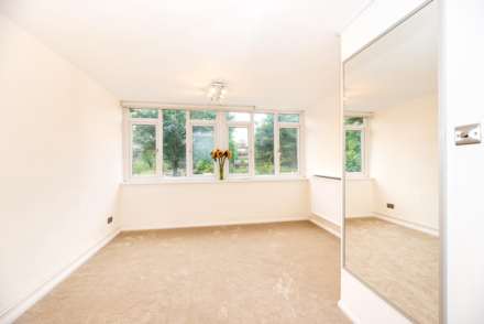 Carey Gardens, SW8 Nine Elms, Image 3