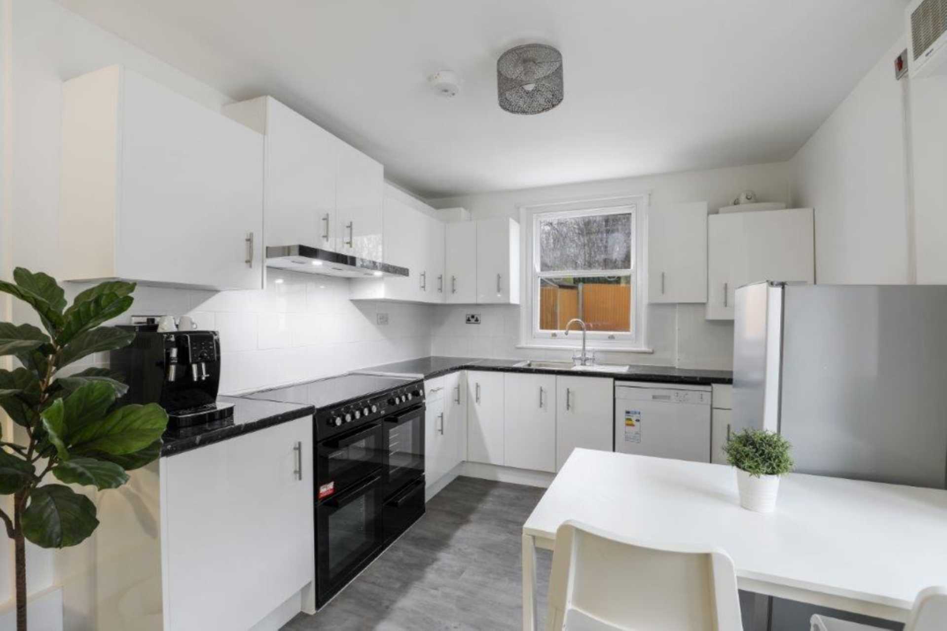 AcquireLiving 3 bedroom flat at Lyndhurst Grove, SE15, Image 2