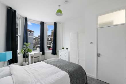 AcquireLiving 3 bedroom flat at Lyndhurst Grove, SE15, Image 1