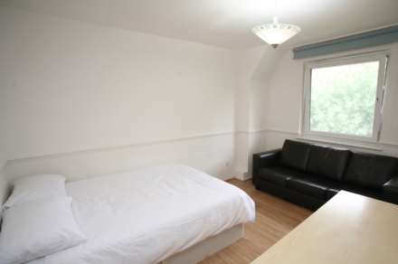 Convenient 4 Double Bedroom Flat in Surrey Quays, Millender Walk, SE16, Image 6