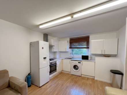 Convenient 4 Double Bedroom Flat in Surrey Quays, Millender Walk, SE16, Image 8