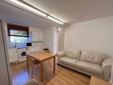 Convenient 4 Double Bedroom Flat in Surrey Quays, Millender Walk, SE16, Image 9