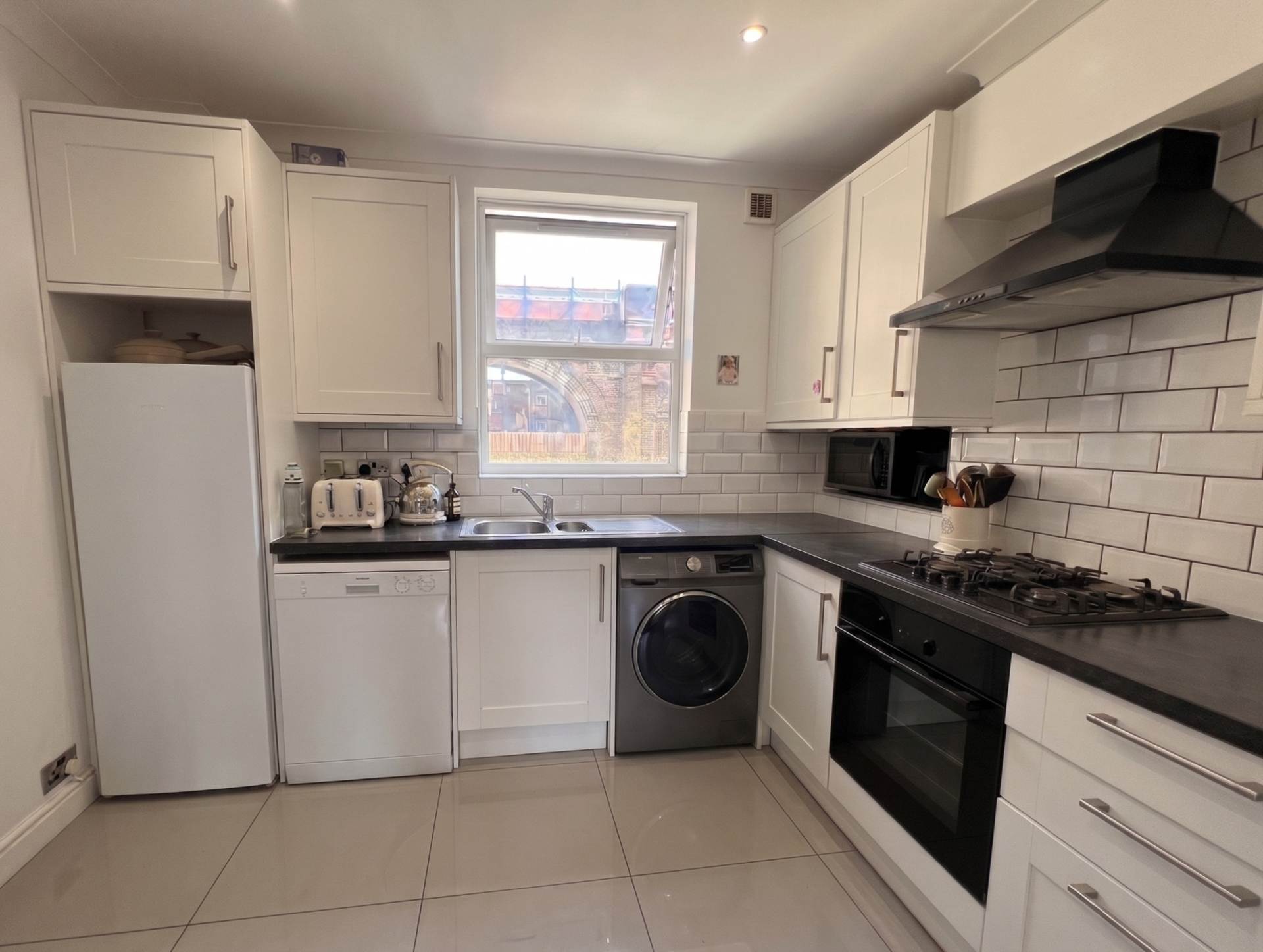Queenstown Road, London, Image 6