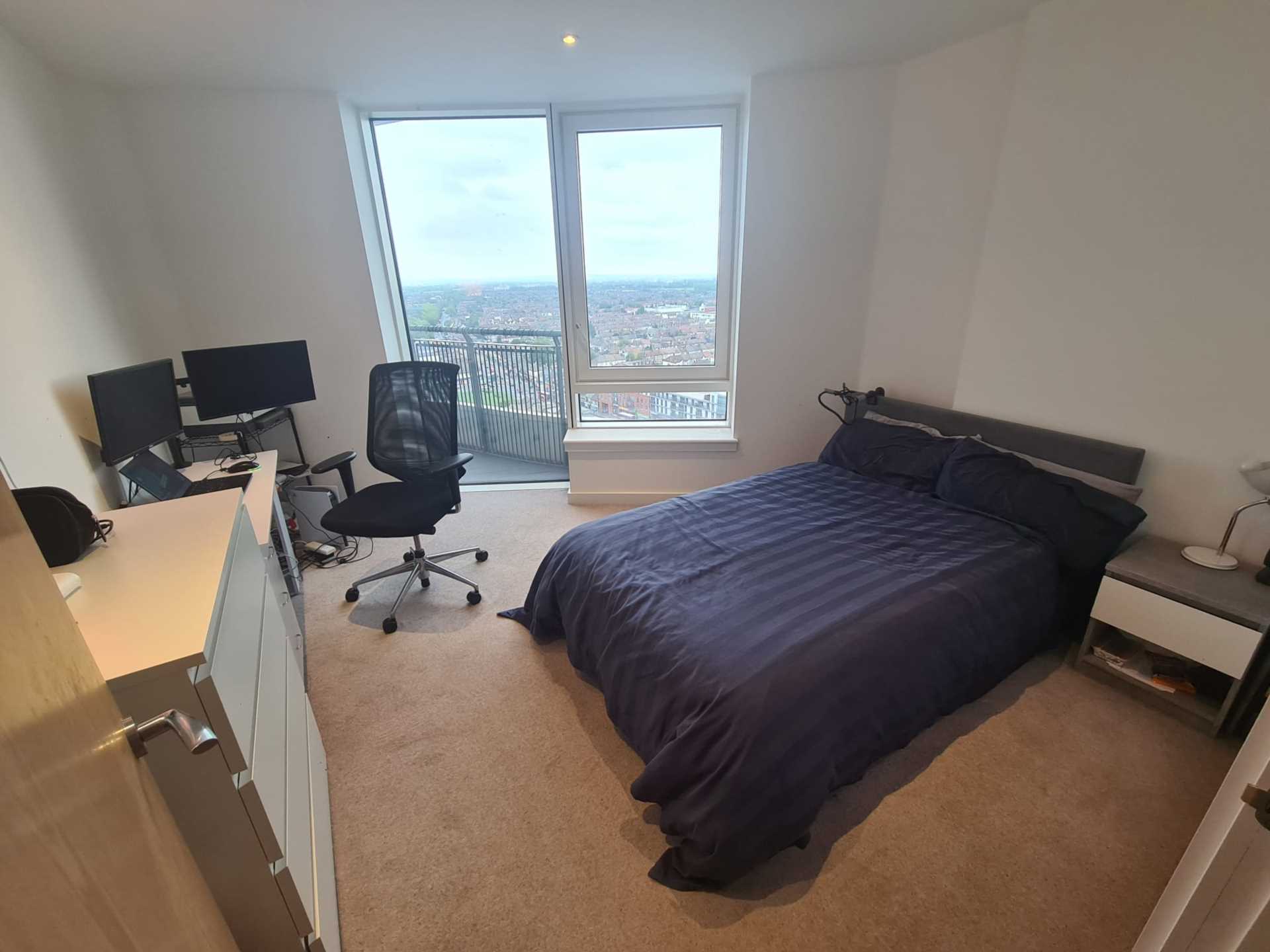 Stunning Two double bedroom Apartment in a Landmark Modern Development, Image 5