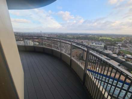 Stunning Two double bedroom Apartment in a Landmark Modern Development, Image 8