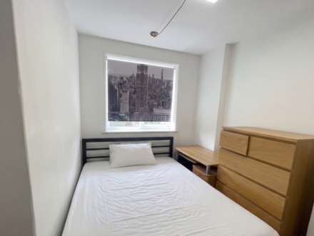 Three Bedroom Terrace House with a large private Garden in Kidbrooke, Image 2