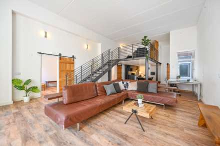 St Rule Street, London, Image 1