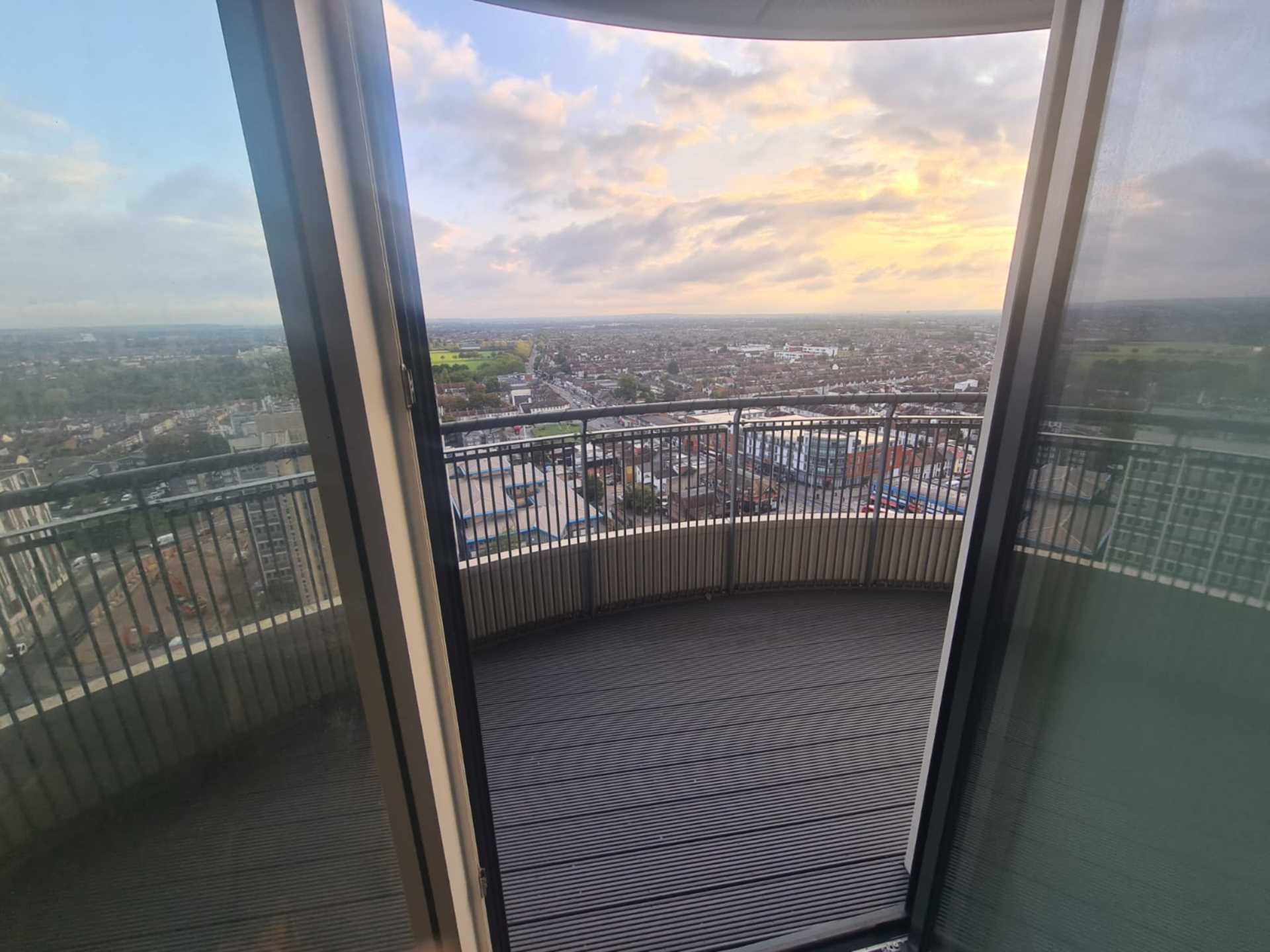 Stunning Two double bedroom Apartment in a Landmark Modern Development, Image 9
