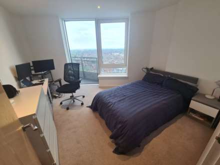 Stunning Two double bedroom Apartment in a Landmark Modern Development, Image 5