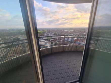 Stunning Two double bedroom Apartment in a Landmark Modern Development, Image 9