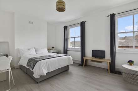 5 Bedroom House, Stanley Grove, Battersea, SW8, Image 1
