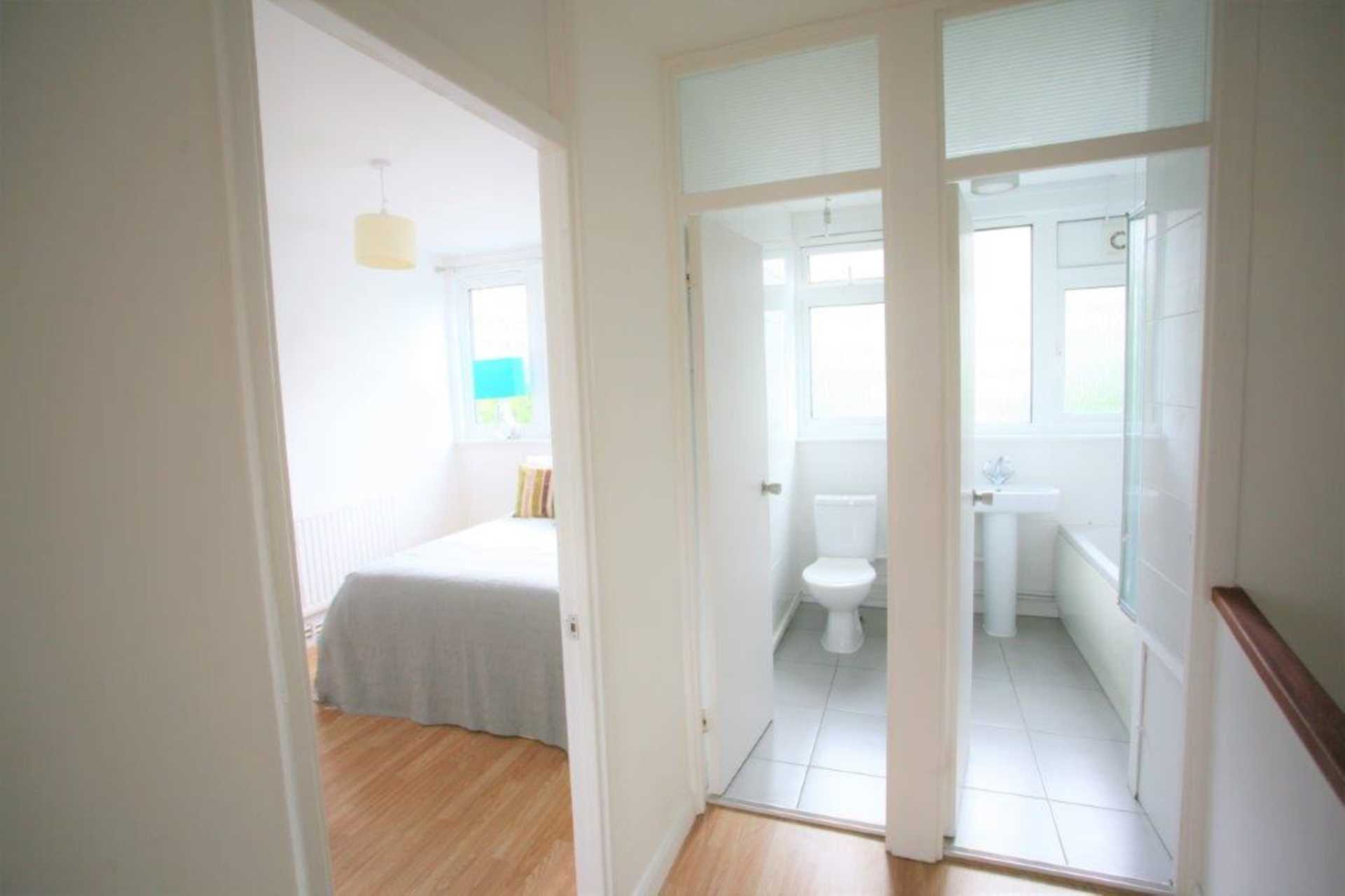 Stanswood Gardens, London, SE5, Image 6