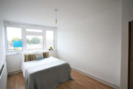 Stanswood Gardens, London, SE5, Image 4