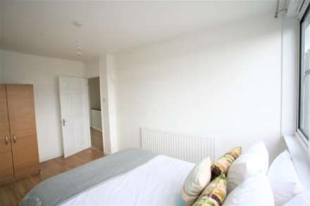 Stanswood Gardens, London, SE5, Image 5